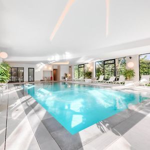 Golden Tulip Lyon Ouest Techlid Hotel & Spa